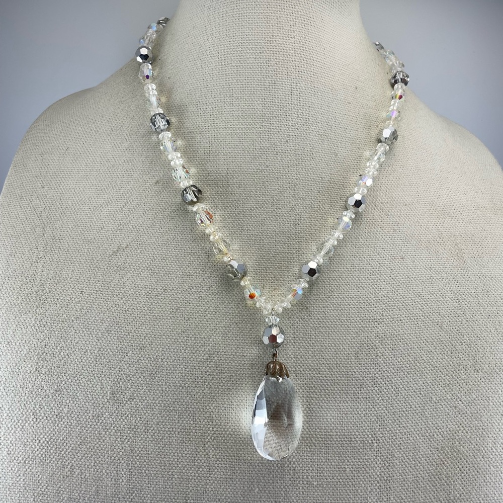Stunning Unsigned Silver AB Crystal Faceted Crystal Aura Borealis Necklace